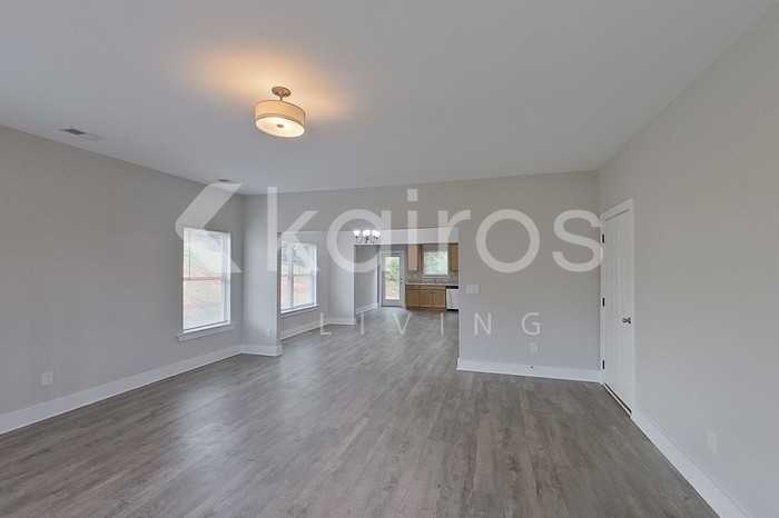 66 Maple Leaf Dr - Photo 4 of 20