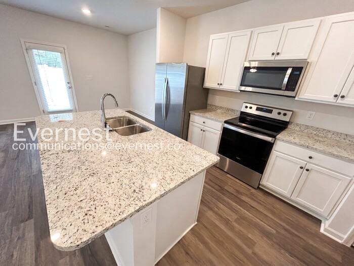 109 Maple Spring Trl - Photo 2 of 20