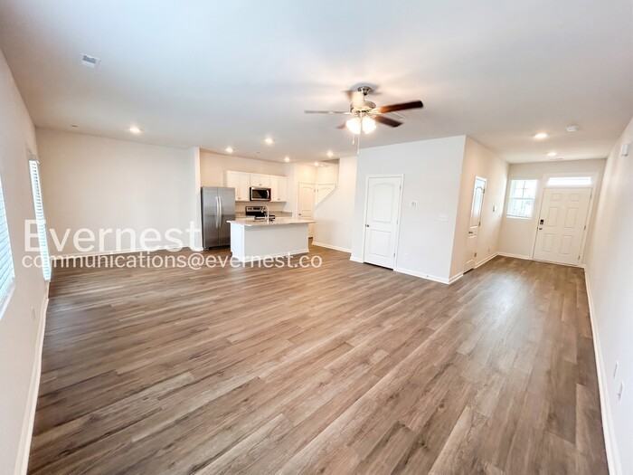 109 Maple Spring Trl - Photo 3 of 20