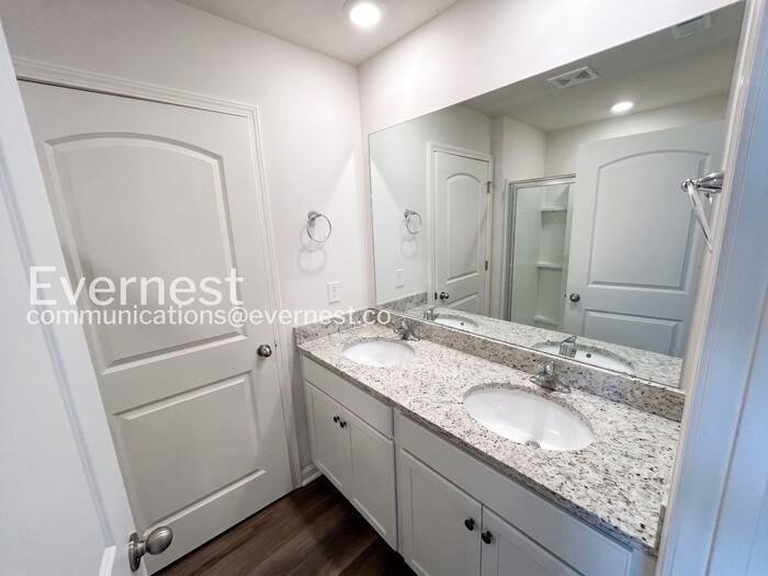 109 Maple Spring Trl - Photo 5 of 20