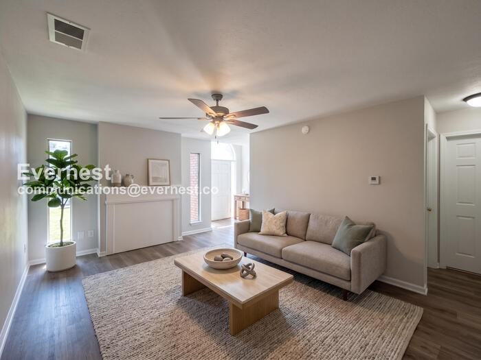 1664 Joy Blvd - Photo 3 of 23