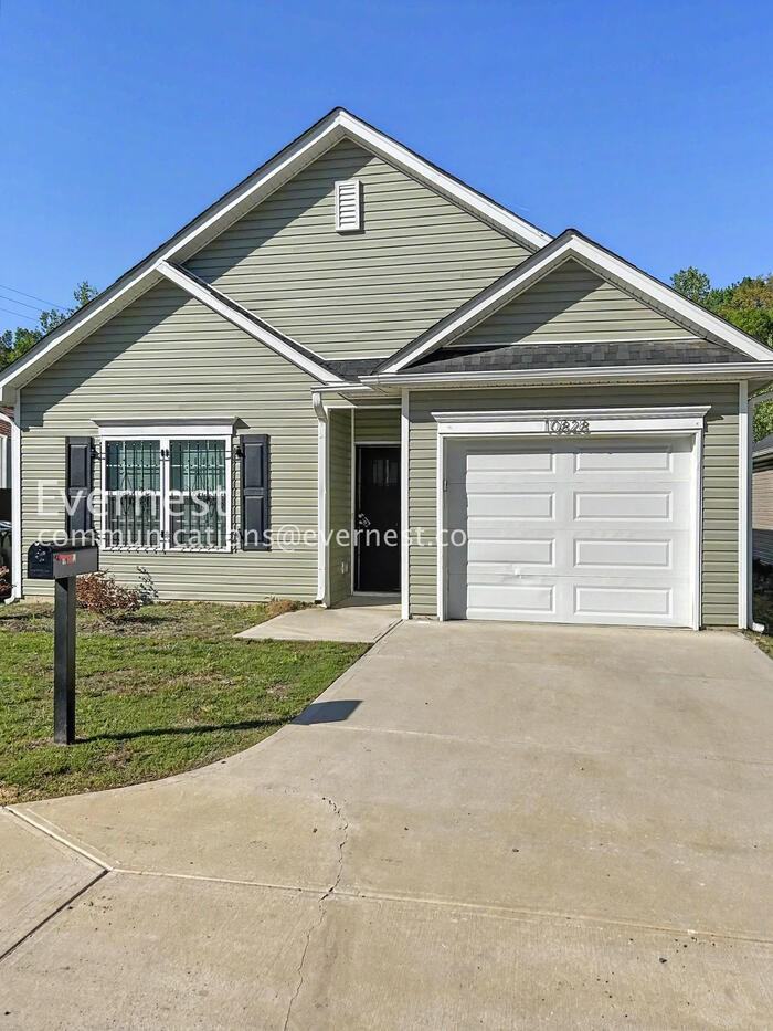 10828 Mount Holly Rd - Photo 2 of 40