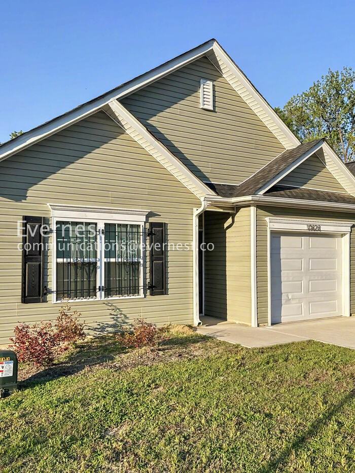 10828 Mount Holly Rd - Photo 3 of 40