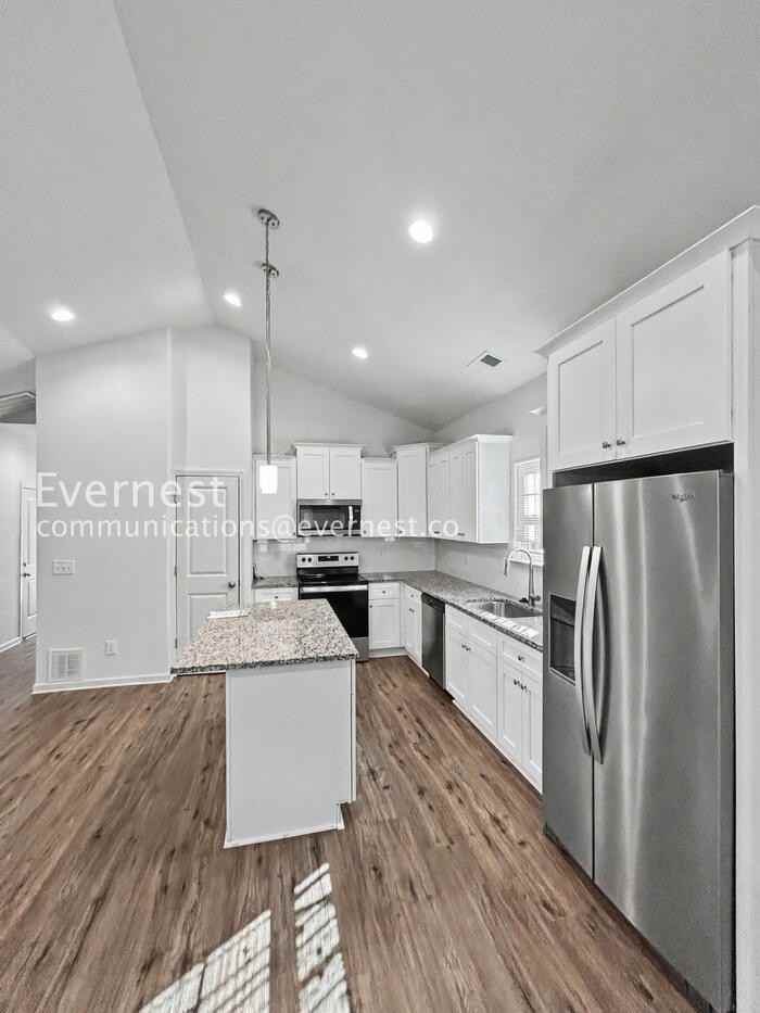 10828 Mount Holly Rd - Photo 6 of 40