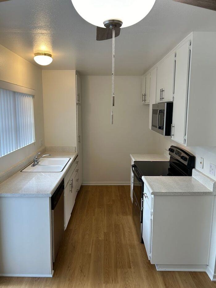 237 Streamwood #237 - Photo 3 of 37