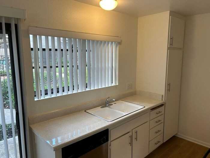 237 Streamwood #237 - Photo 4 of 37