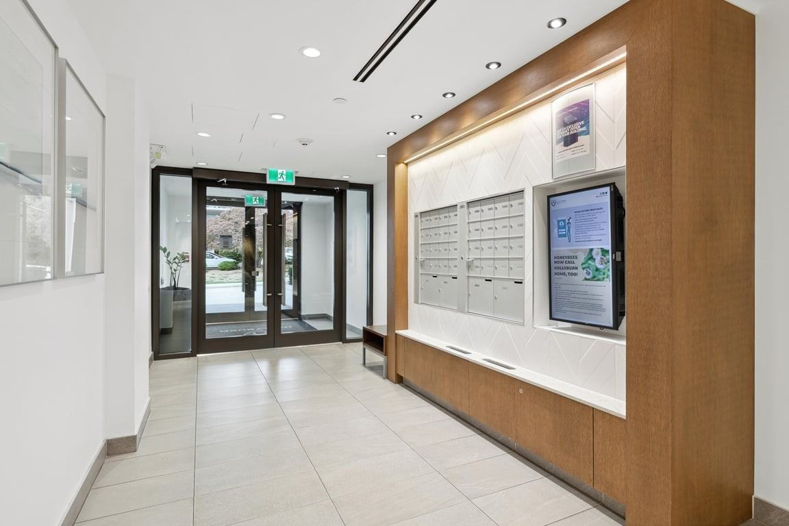 Bellevue - Photo 7 of 43