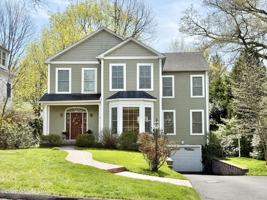 featured image of 10 Halsey Dr