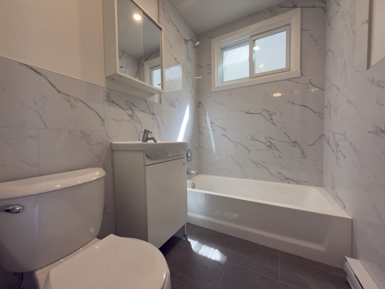 8615 Boulevard de l'Acadie #8 - Photo 4 of 10