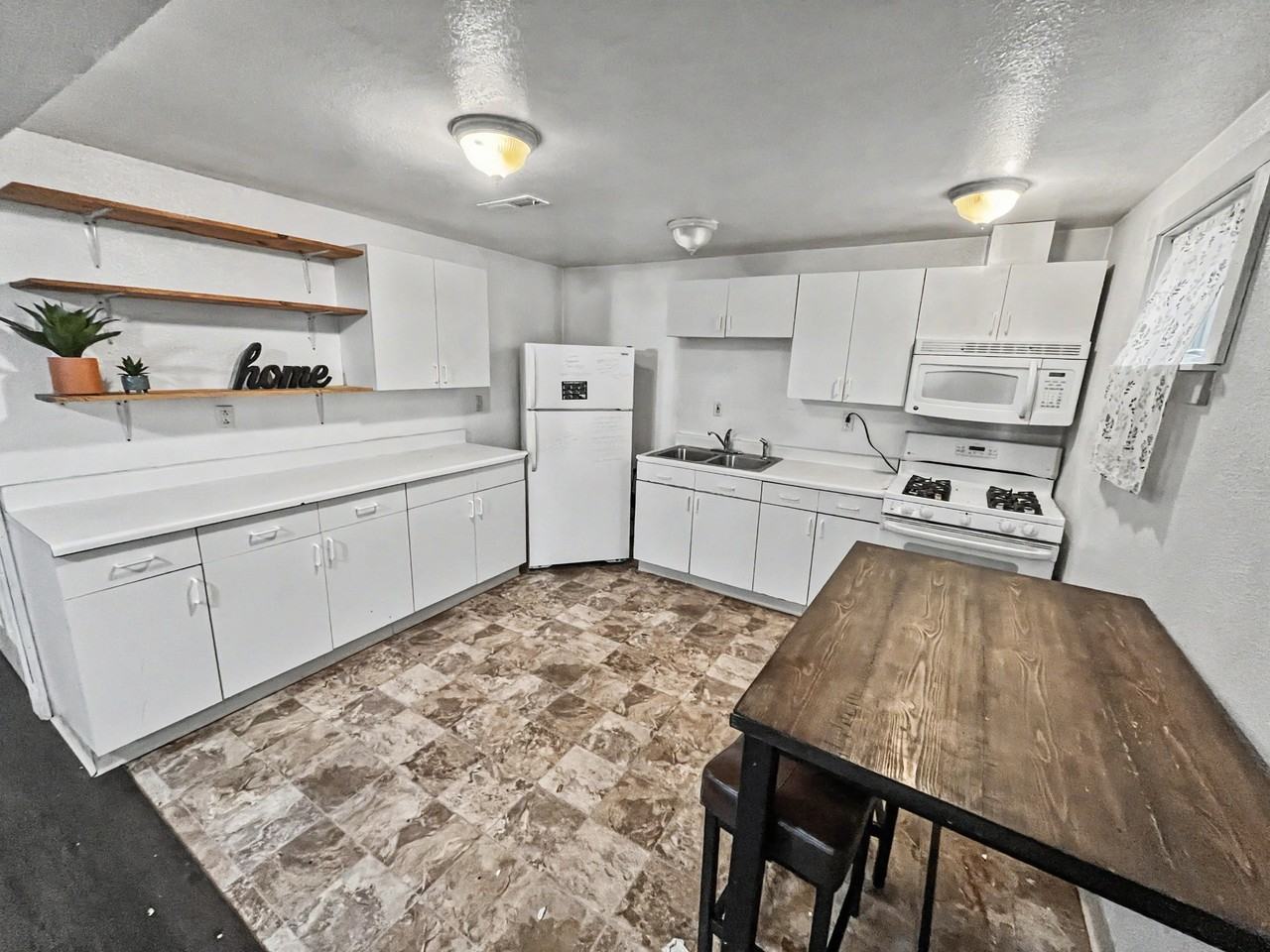 4413 East 8th Avenue - Photo 2 of 7