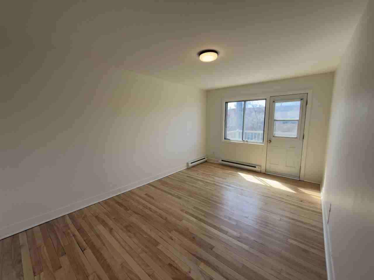 8615 Boulevard de l'Acadie #8 - Photo 2 of 10