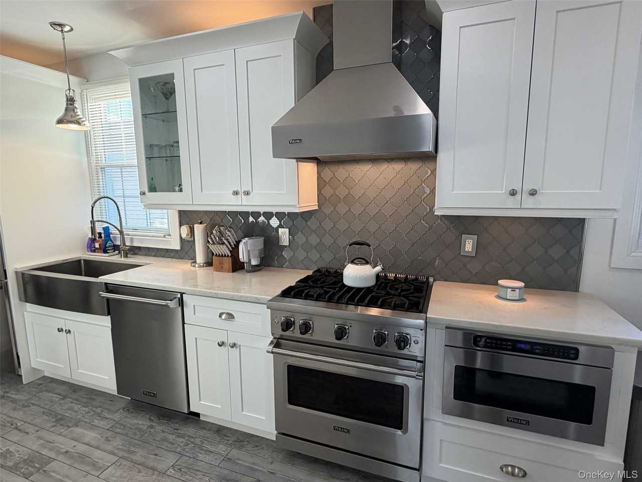 326 E Walnut St - Photo 4 of 16