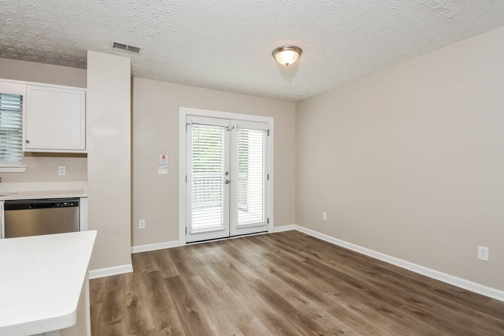 23 Dewey Dr - Photo 7 of 17