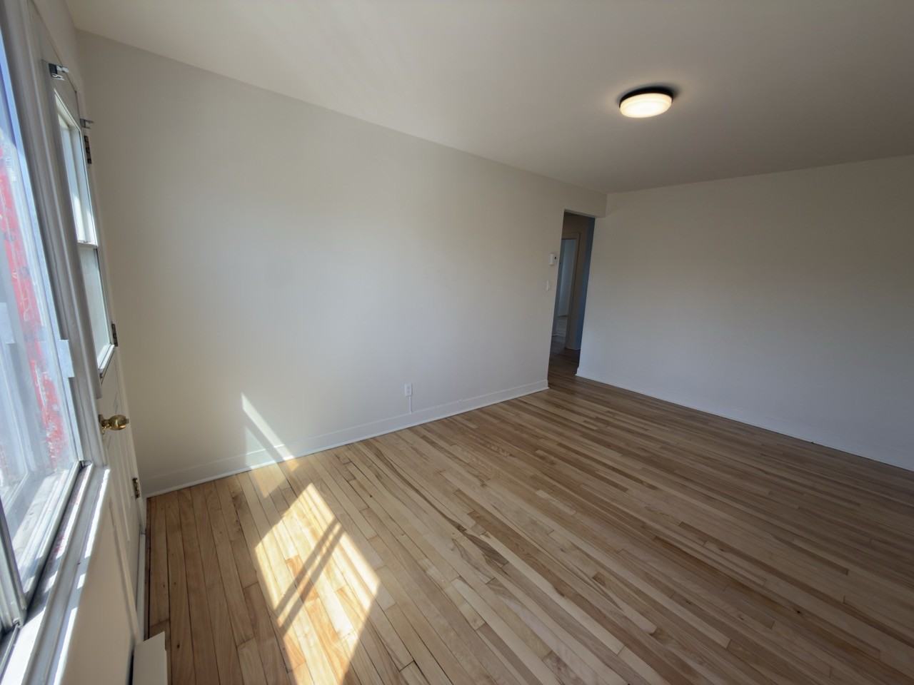 8615 Boulevard de l'Acadie #8 - Photo 3 of 10