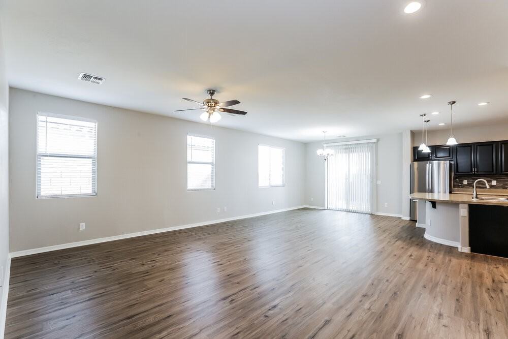 6417 S 47th Dr - Photo 5 of 16