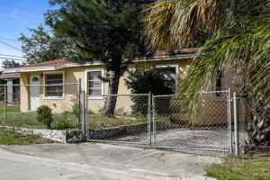 featured image of 1036 W 32nd St