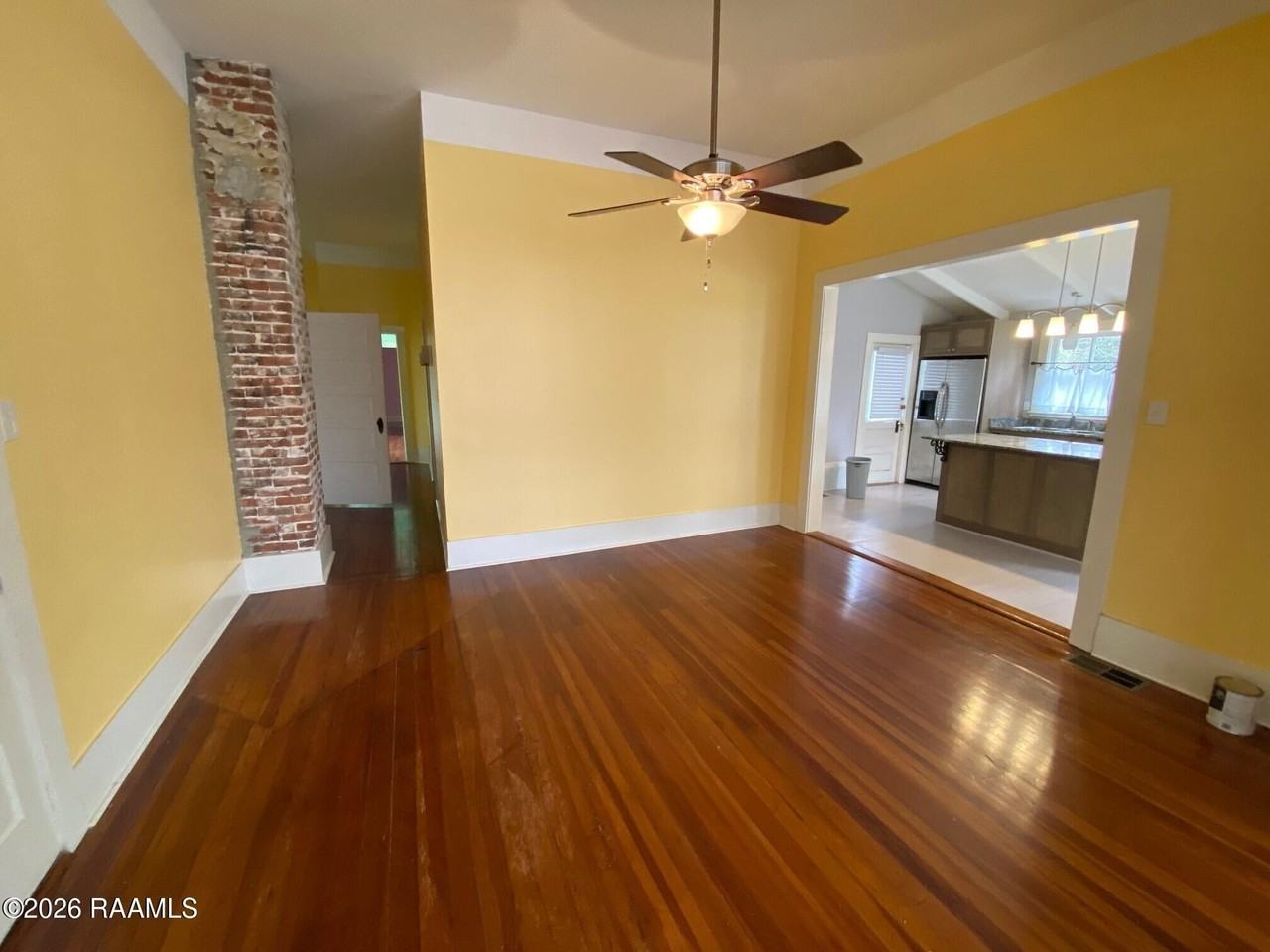 215 Versailles Blvd #3 - Photo 7 of 14