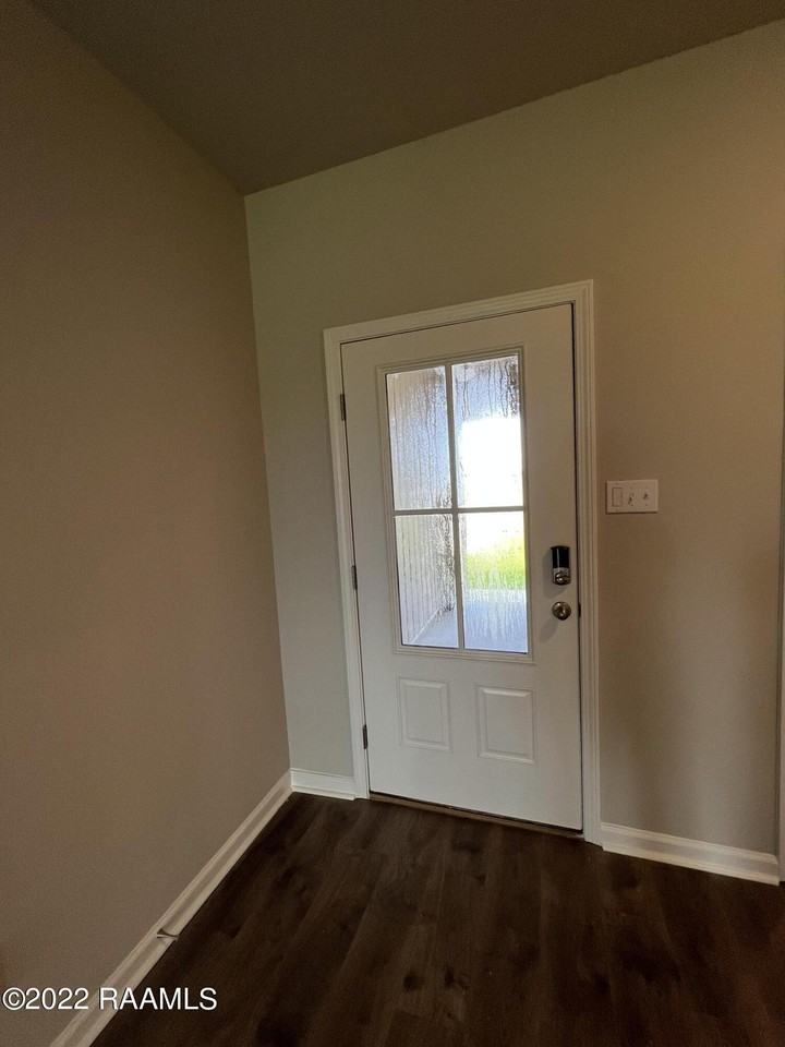 213 Garden Oaks Ave - Photo 3 of 30