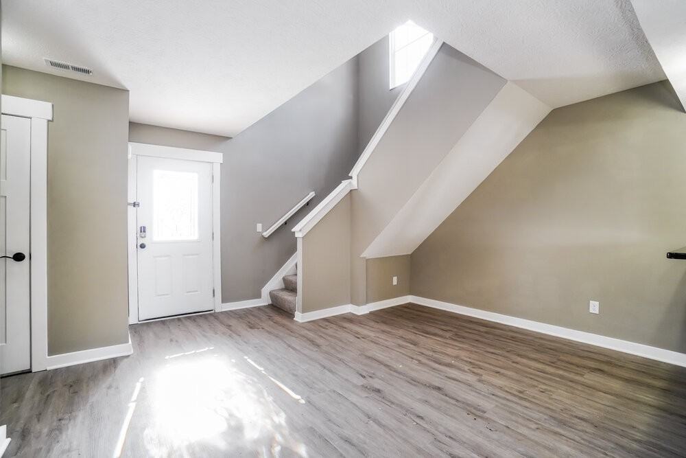 4902 Dickens Dr - Photo 4 of 17