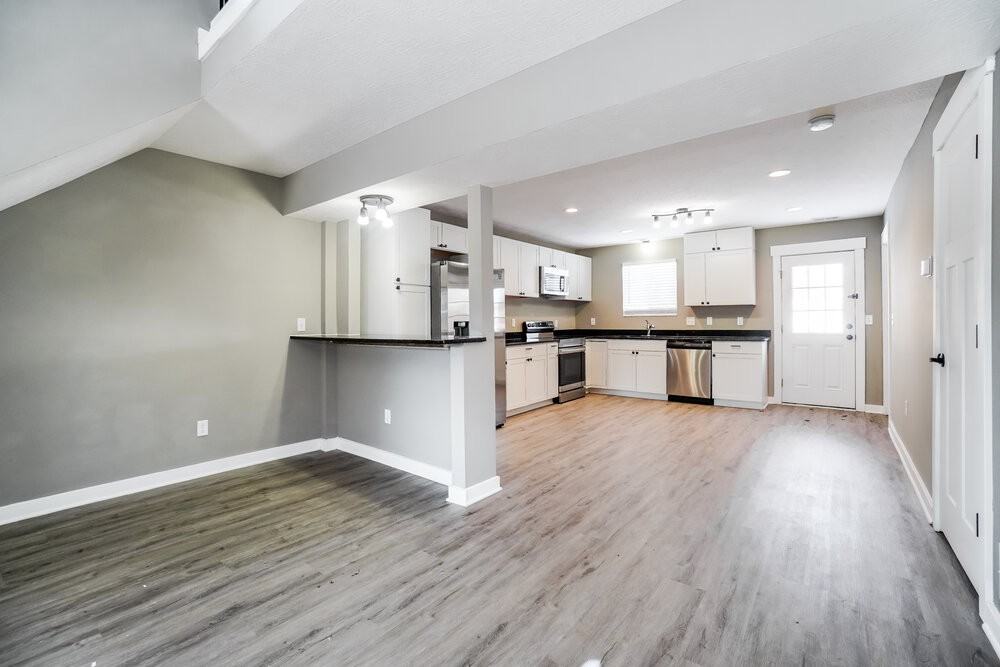 4902 Dickens Dr - Photo 6 of 17