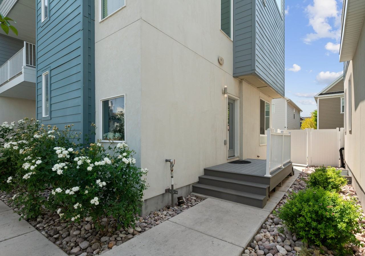 1569 W Neon Way #1 - Photo 2 of 33