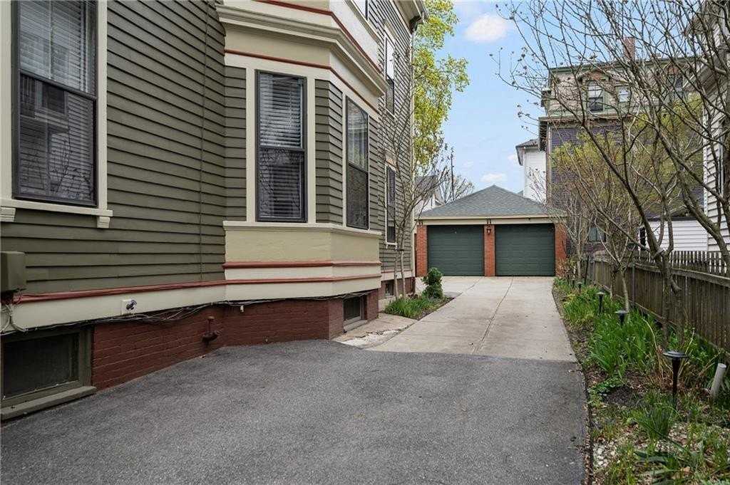 22 Sycamore St #1 - Photo 4 of 22