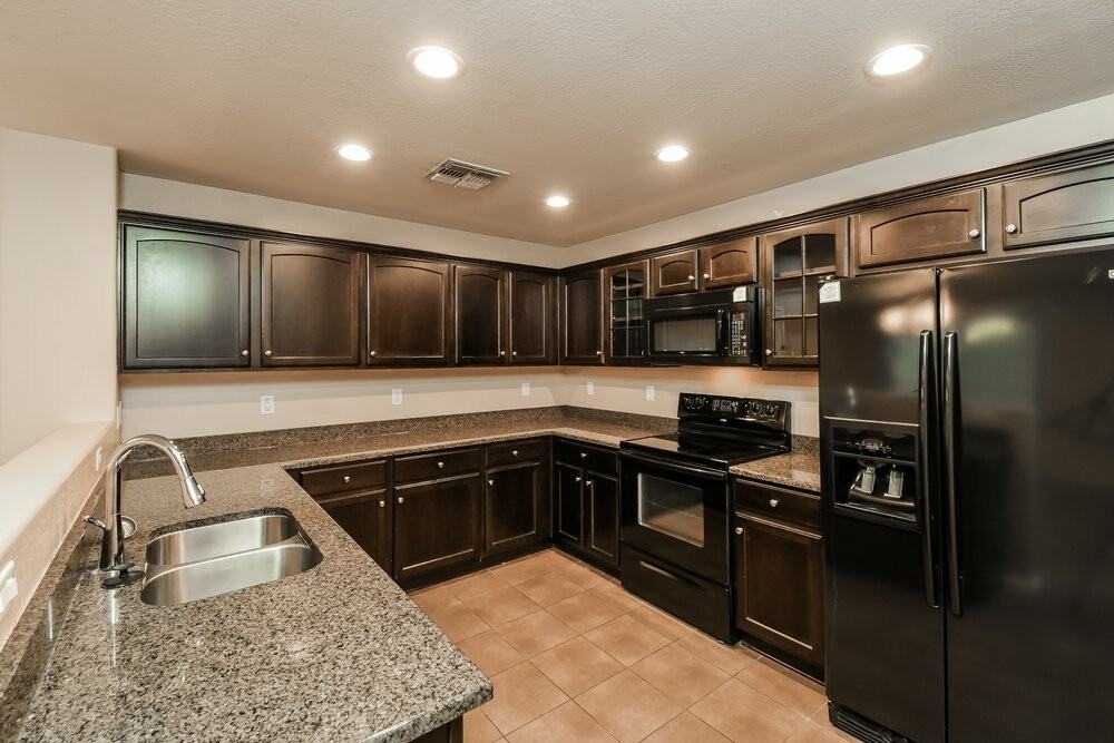 923 S Pheasant Dr - Photo 6 of 17