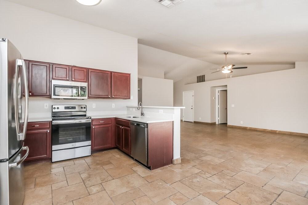 1042 S Canal Dr - Photo 6 of 16