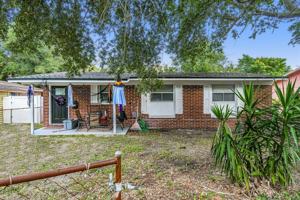 featured image of 1617 E 18th St