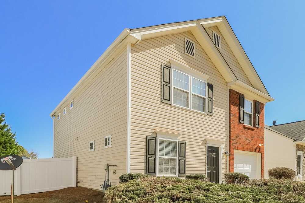 141 Oak Grove Pl - Photo 4 of 17