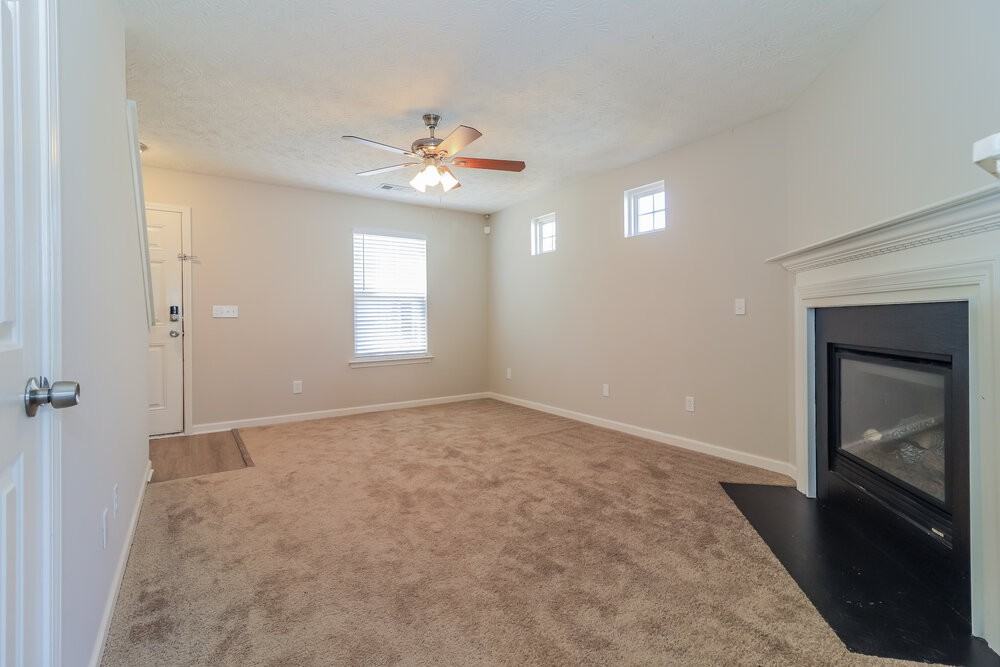 141 Oak Grove Pl - Photo 5 of 17