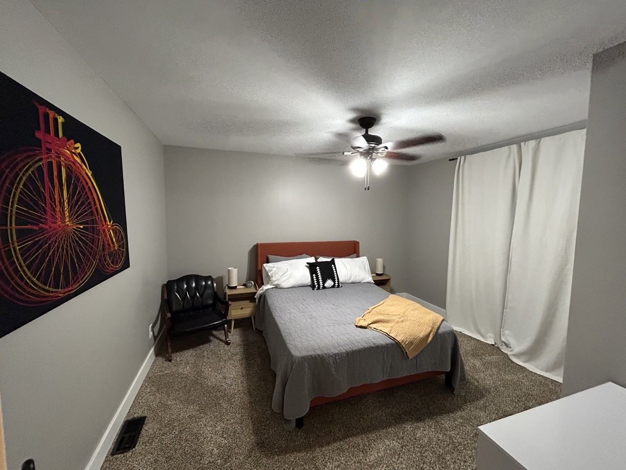 619 Charles Ave Se - Photo 4 of 21