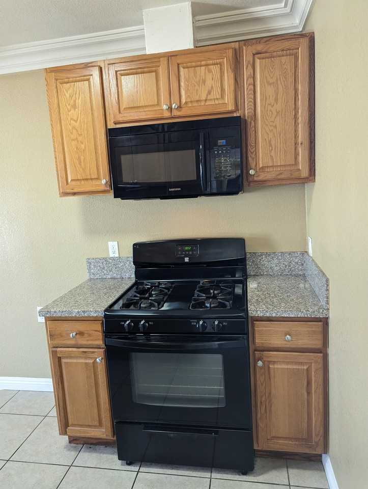 6382 Los Robles Ave #1 - Photo 5 of 10