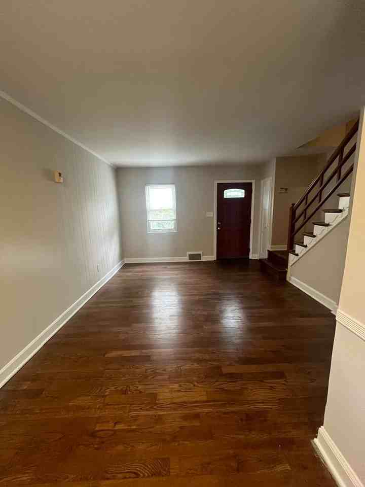 409 Laverne Ave - Photo 2 of 12