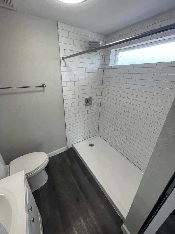 1906 S Pine St - Photo 7 of 11