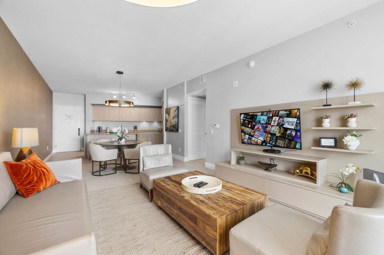 4111 South Ocean Drive - Photo 5 of 35