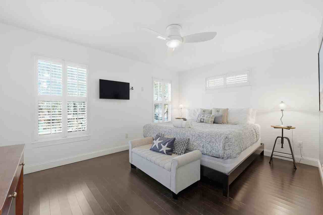 36 Weeden St #1281973P - Photo 6 of 50