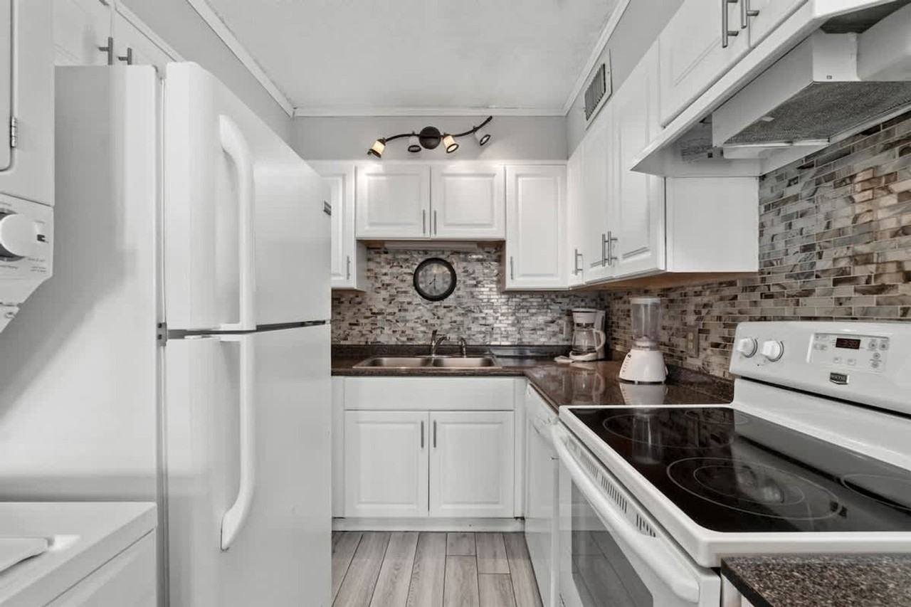 8743 Thomas Dr #1355016P - Photo 7 of 44