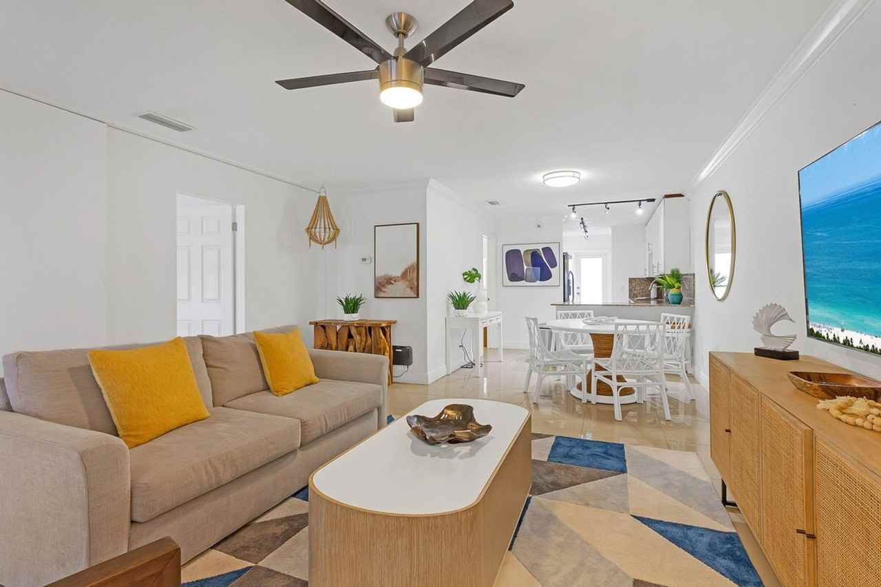 1015 Spanish River Rd #1424300P - Photo 3 of 35