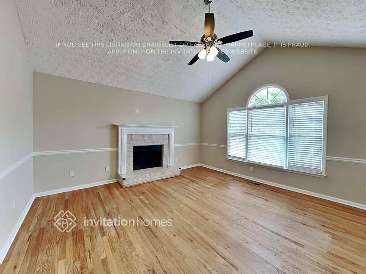 425 Austin Dr - Photo 4 of 19