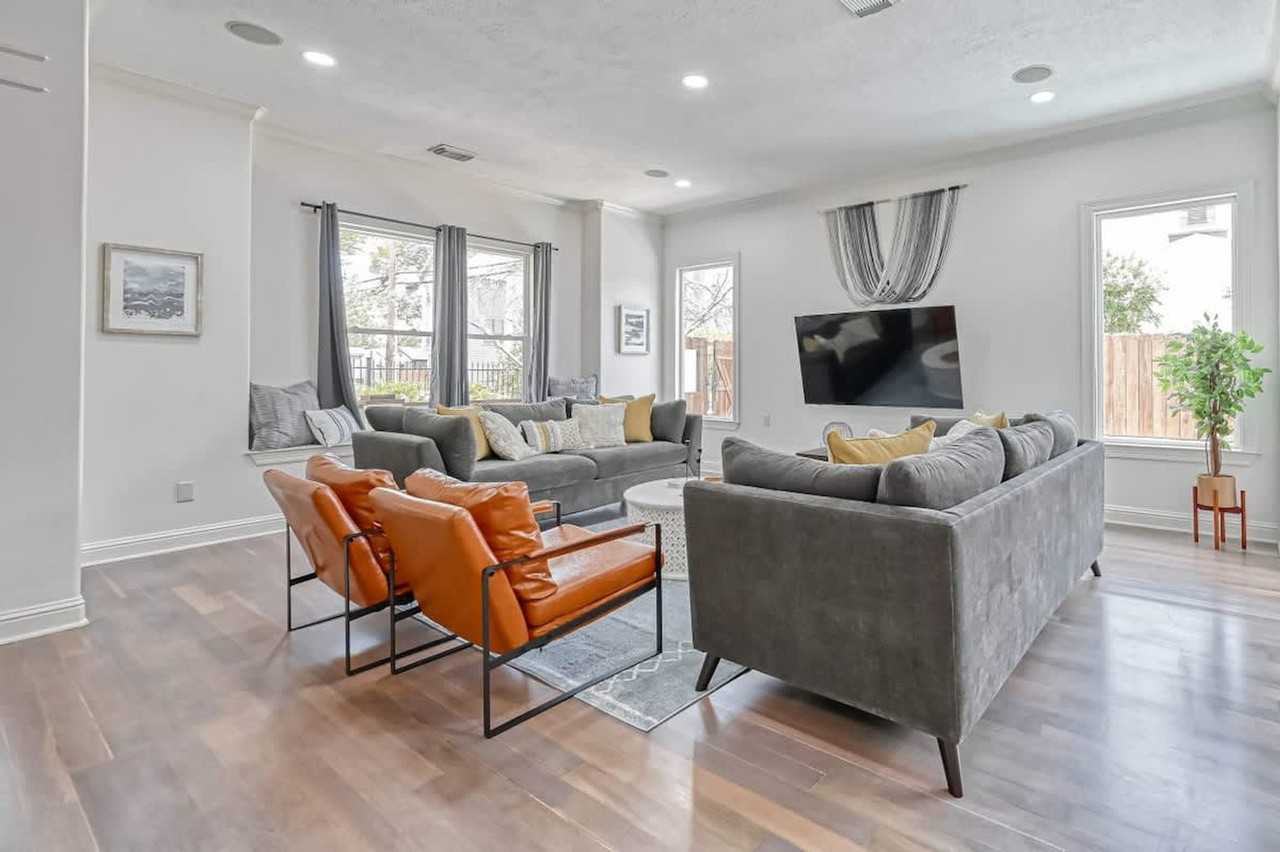 1352 Dorothy St #1514814P - Photo 3 of 36