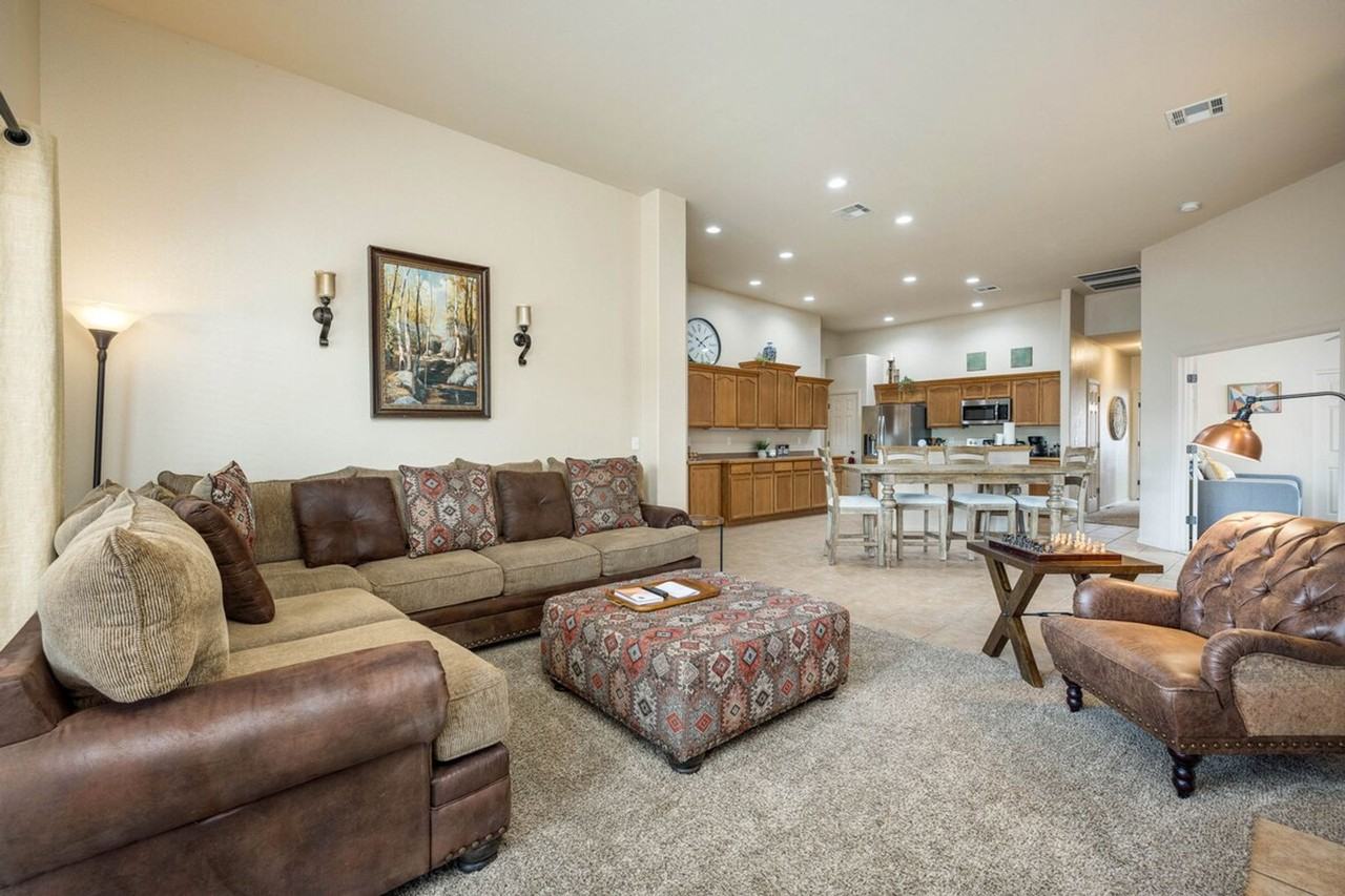 2711 Sunrise Point Rd #1515890P - Photo 3 of 38