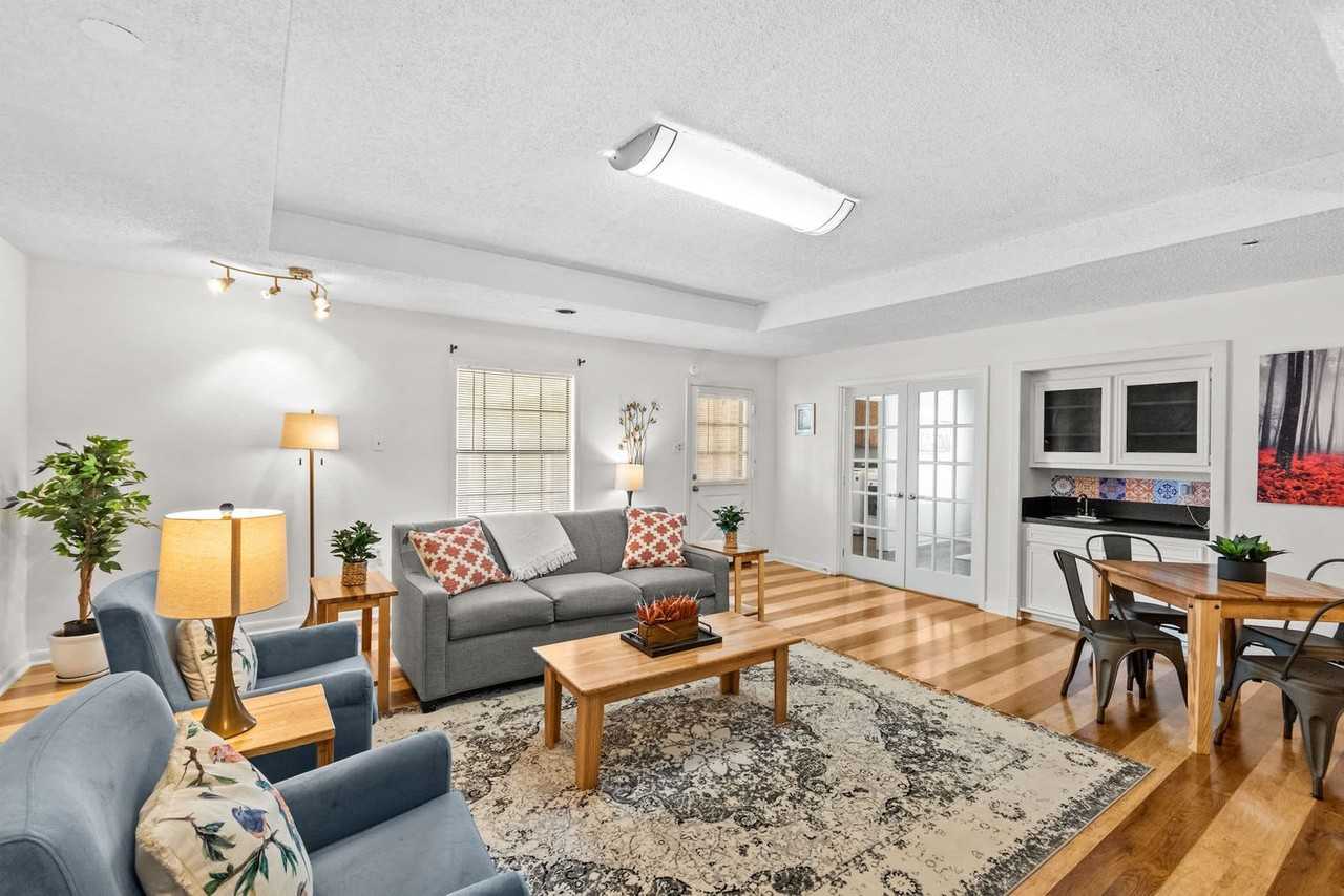 12336 Perkins Rd #1519872P - Photo 4 of 34