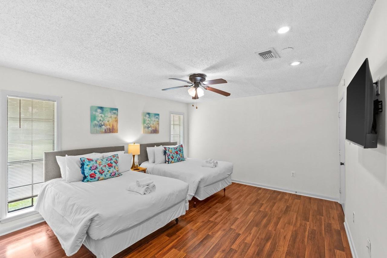 12336 Perkins Rd #1519872P - Photo 5 of 34