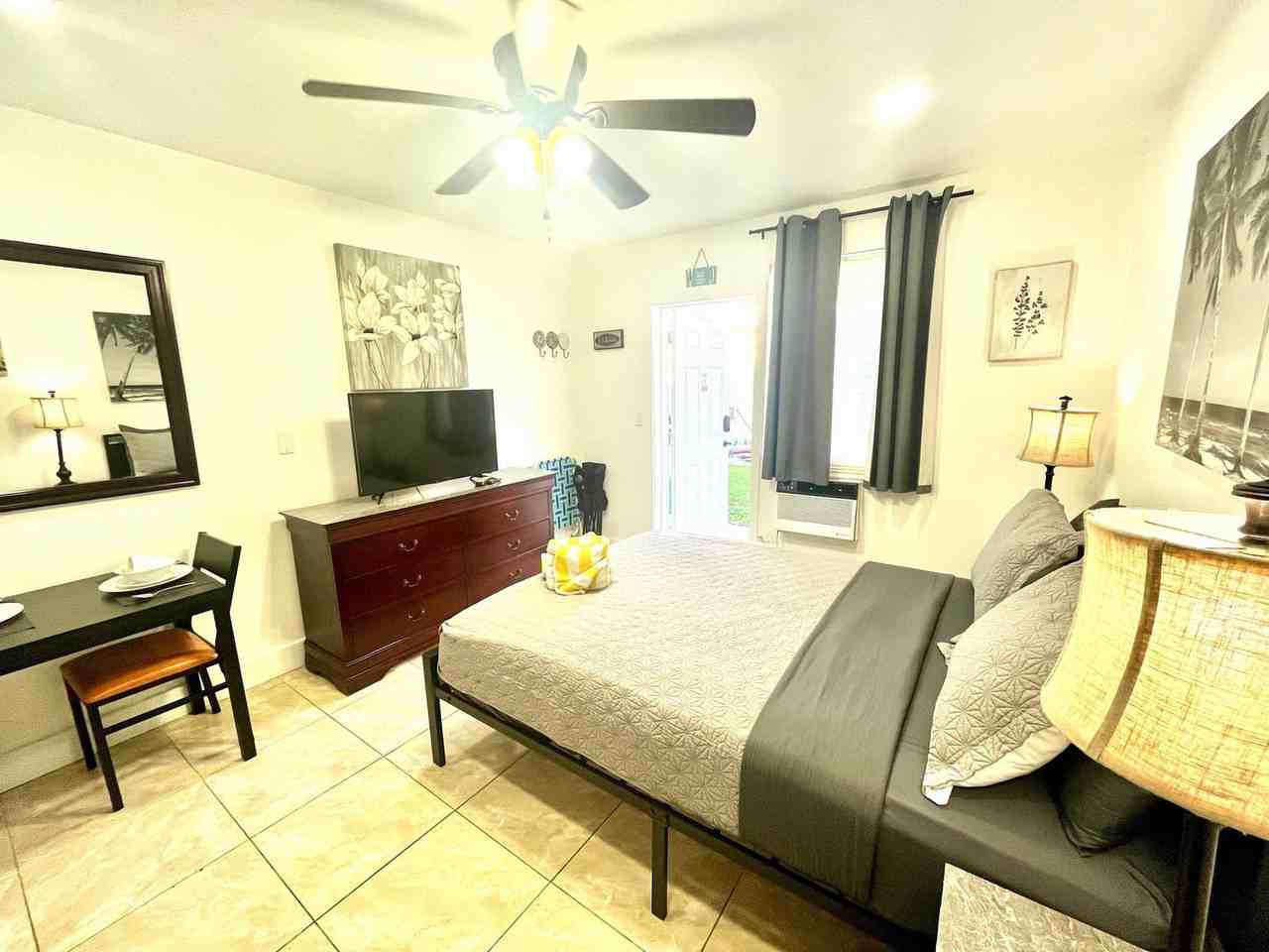 342 Van Buren St #1520235P - Photo 3 of 8