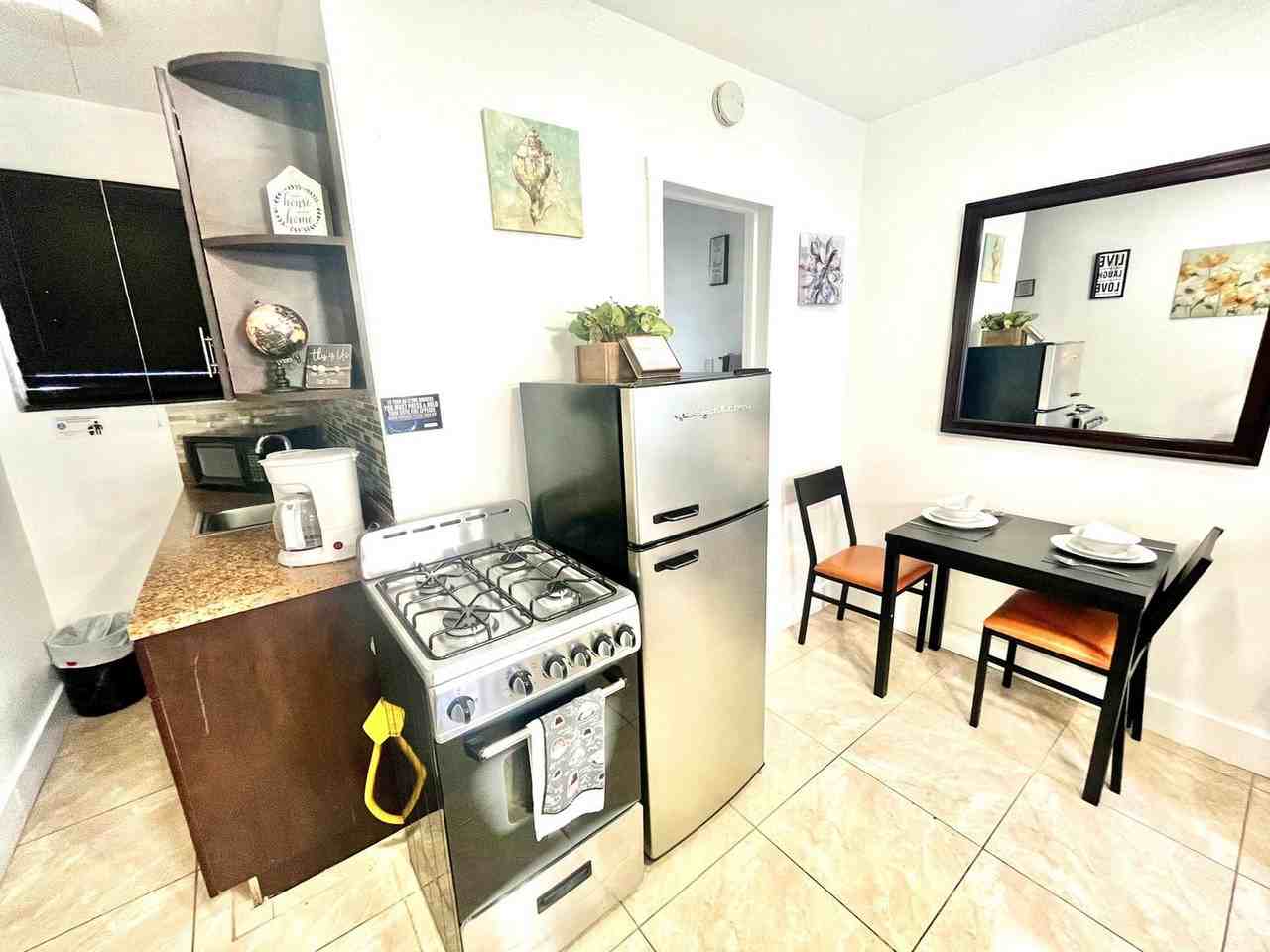 342 Van Buren St #1520235P - Photo 5 of 8