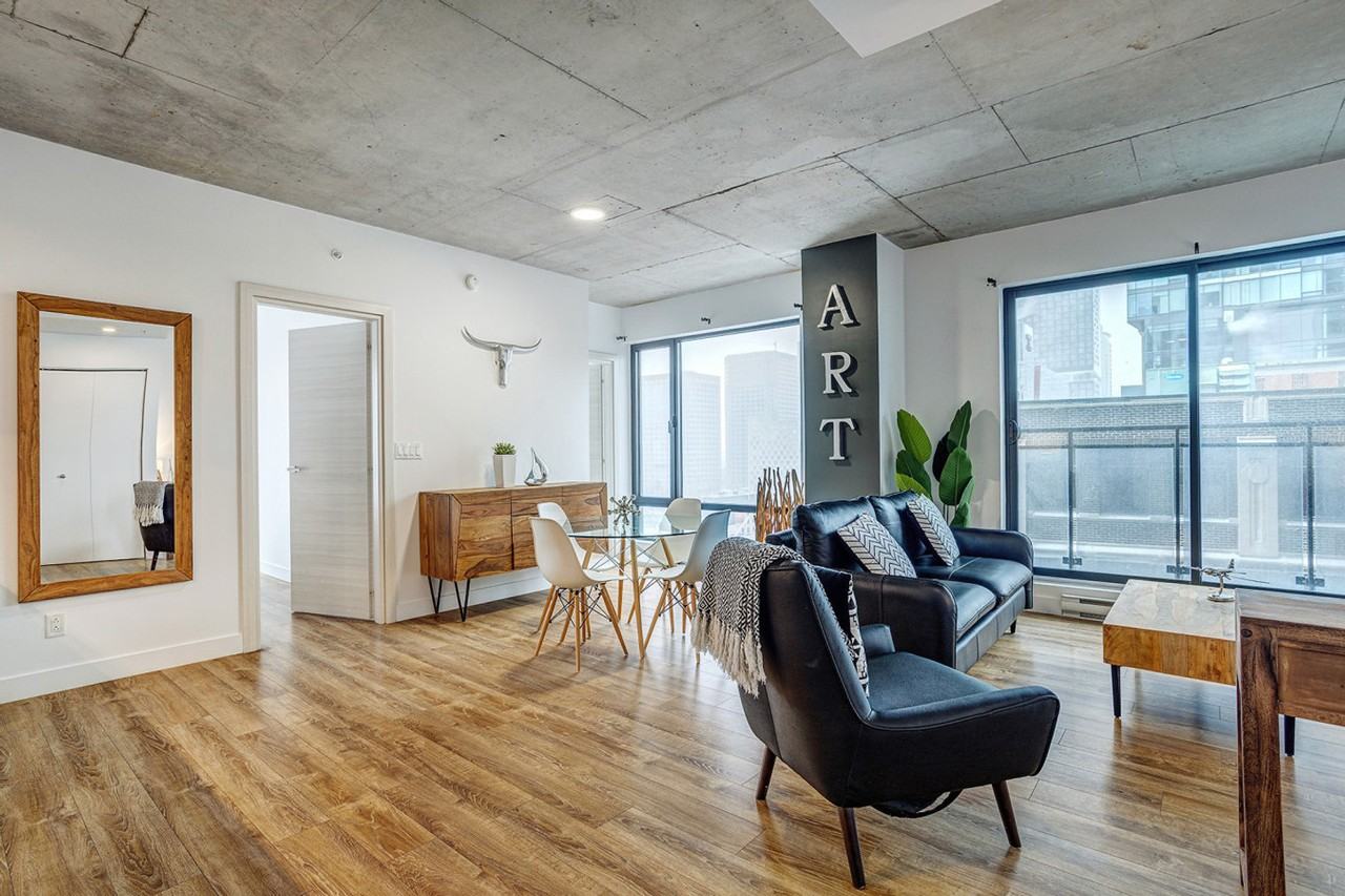 2100 Rue De Bleury #1353184P - Photo 2 of 11