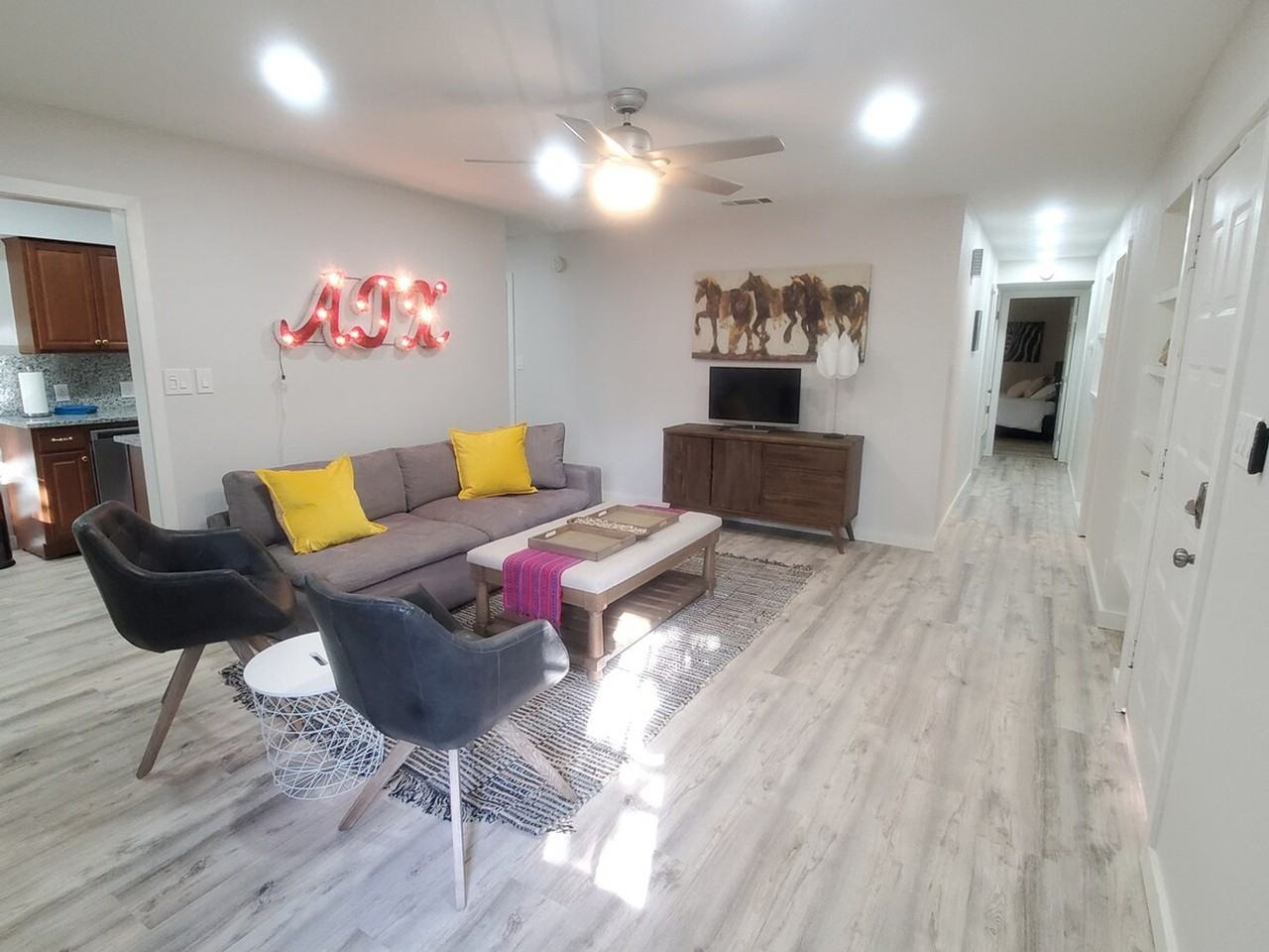 2501 Parker Ln #1519908P - Photo 3 of 33