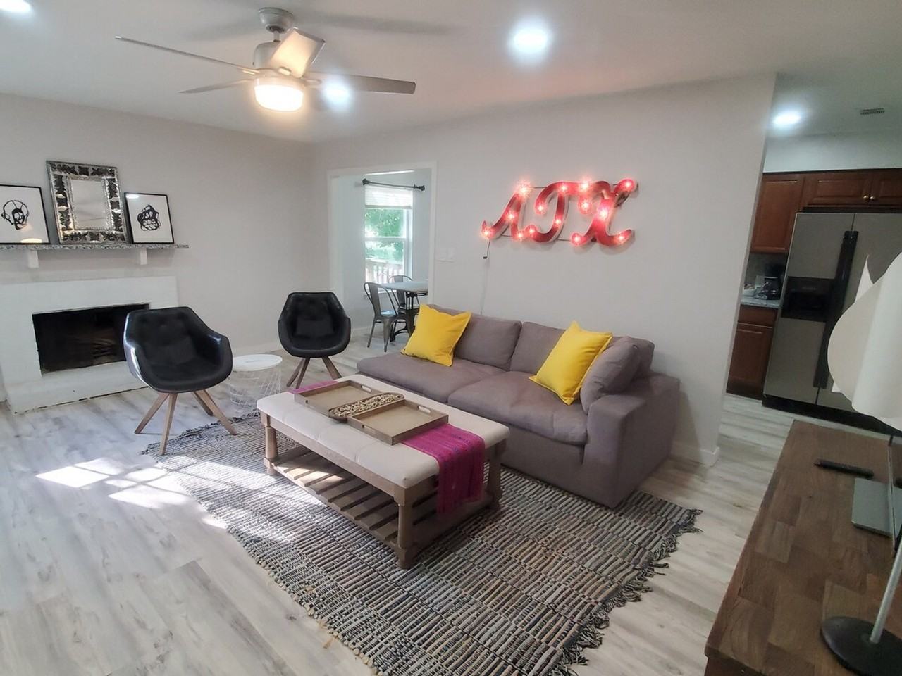 2501 Parker Ln #1519908P - Photo 4 of 33