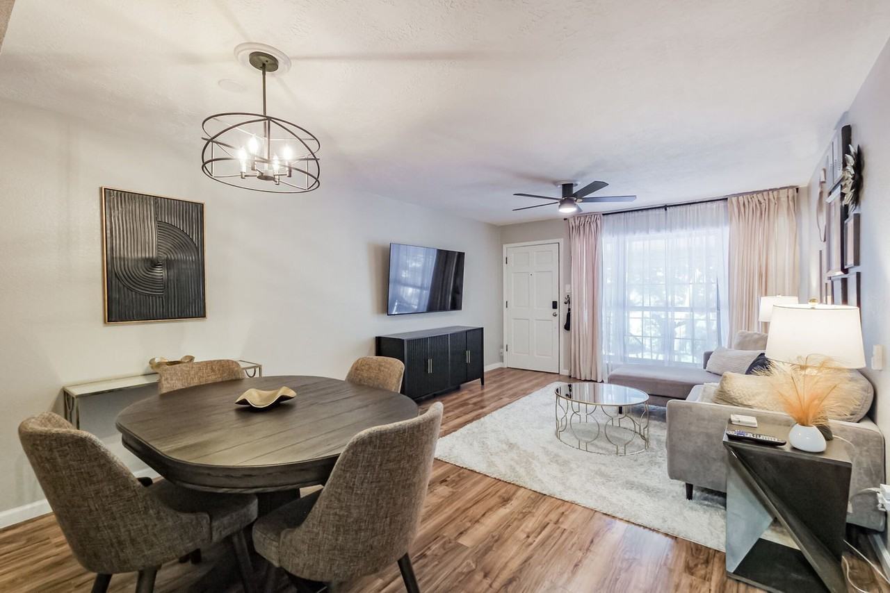 2507 Montrose Blvd #1521977P - Photo 5 of 25